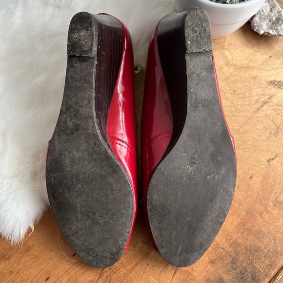 Steve Madden Retro Red Peep Toe Wedge Dress Shoe Heels - Picture 6 of 7
